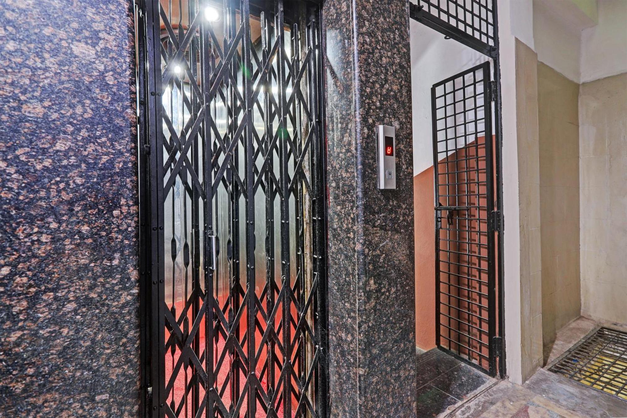 Hotel O Golden Pride Shamshabad Exterior foto